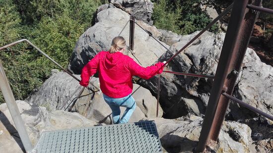 Abstieg und immer schön festhalten 