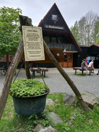 Etappenziel erreicht. Leider hat dieses Lokal geschlossen - Corona lässt grüßen.