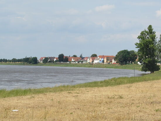 Schließlich ist in der Ferne der Ort Guhlis zu sehen.