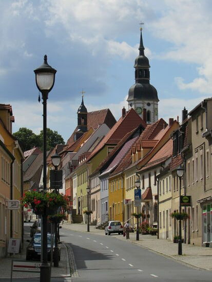 Richtung Marktplatz machen wir uns auf die Suche nach einer geeigneten Unterkunft.