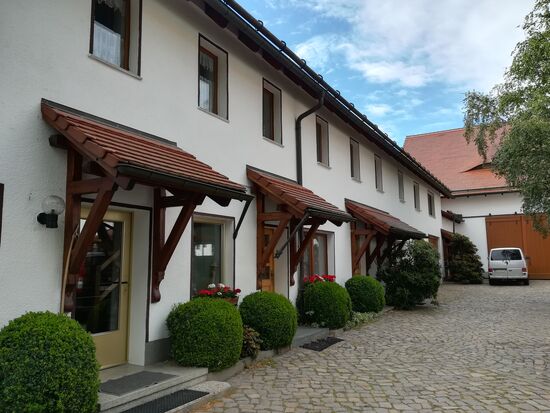 Nach weiteren 6km entlang von Landstraßen kommen wir in Meltewitz an. Das Gehen auf Straßen ermüdet die Füße sehr. Jetzt heißt es entspannen und morgen geht es weiter 