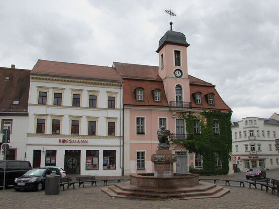 Rathaus und Ringelnatz Brunnen