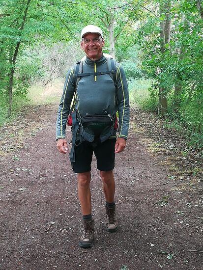Weiter geht es auf Waldwegen. Durch den Regen hat es sich gut abgekühlt und es lässt sich gut wandern.