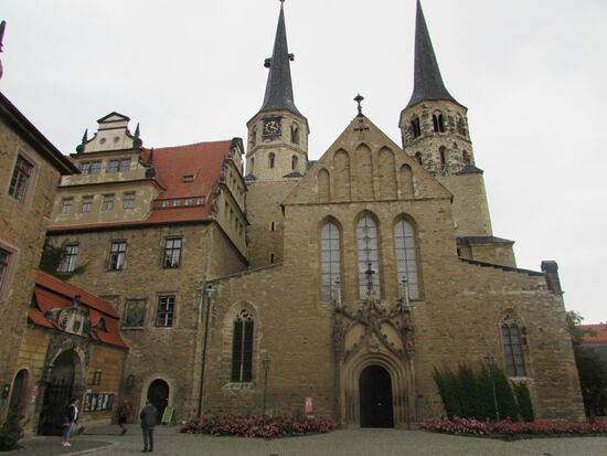 Im Dom erhalten wir einen Stempel für unseren Pilgerausweis und weil wir Pilger sind, dürfen wir den Dom kostenlos besichtigen 