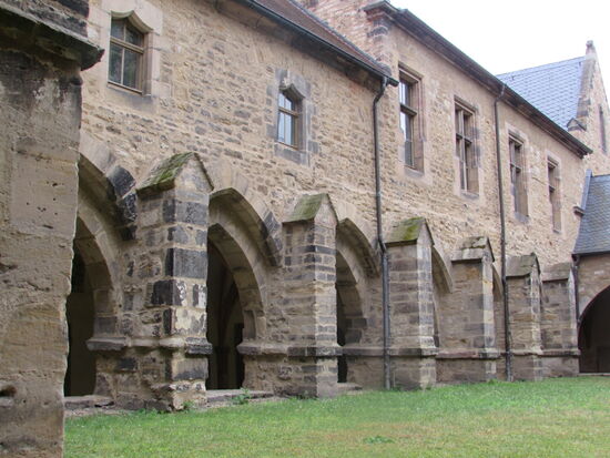 Blick auf den Kreuzgang