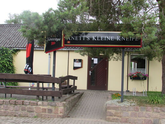Das Restaurant in Roßbach öffnet leider erst um 16 Uhr, schade wir hätten gern einen Kaffee getrunken.