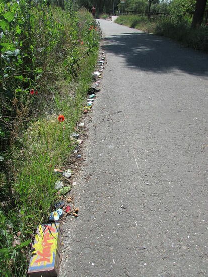 Auf der Straße nach Kerspleben sehen wir diese Steine der Hoffnung.