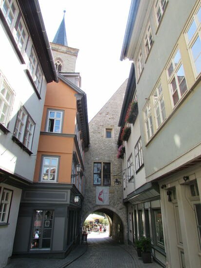Die Ägidienkirche am Beginn der Brücke. Von dem Turm der Kirche soll der Blick auf die Stadt wunderschön sein. Leider war es heute nicht möglich auf den Turm zu kommen.