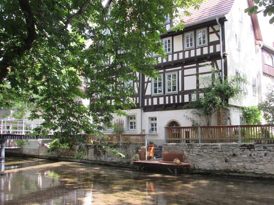 Auf dem Weg zur alten Synagoge entdecken wir noch ein paar schöne Plätze und Häuser.