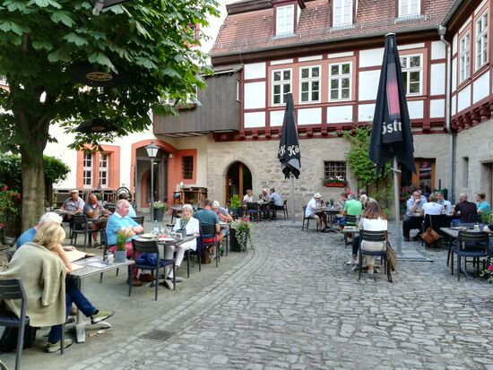 Im Restaurant zum Güldenen Rade haben wir lecker gegessen.