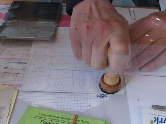 Der erste Stempel in unserem Pilgerausweis 