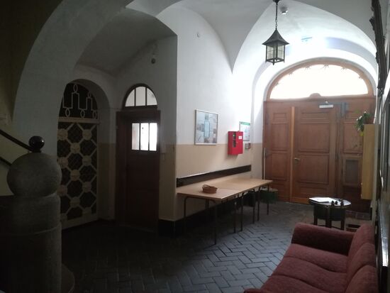 Der Eingangsbereich der Herberge mit schönem Gewölbe.