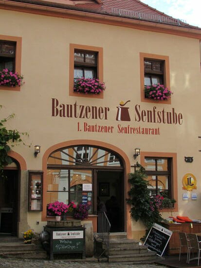 Hier gibt es Senf in den unterschiedlichsten Gerichten verarbeitet - köstlich.