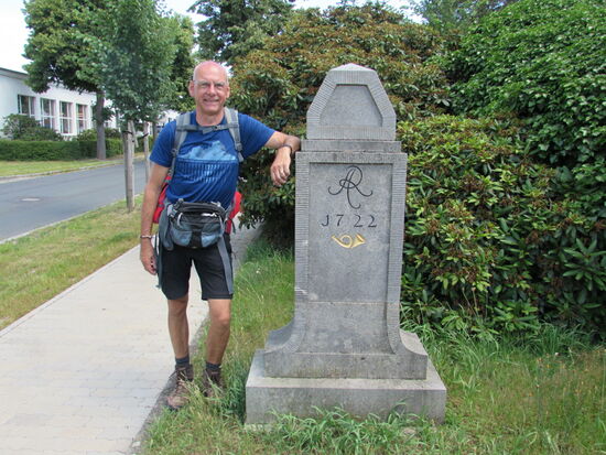 Dann noch ein Postmeilenstein