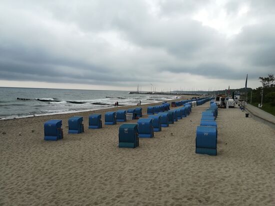 Zur rechten Seite sieht es noch etwas besser aus. Noch ein lecker Fischbrötchen und dann geht es wieder zurück zum Stellplatz.