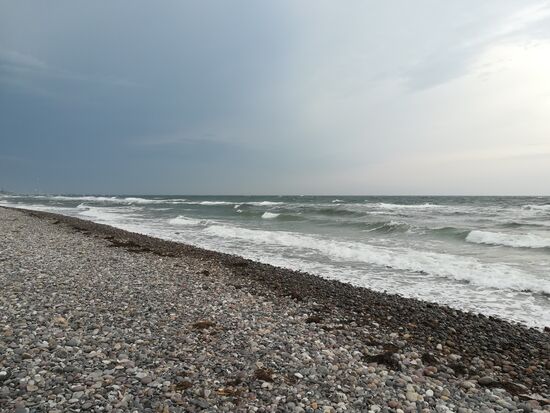In Richtung Kühlungsborn sieht es noch immer finster aus.