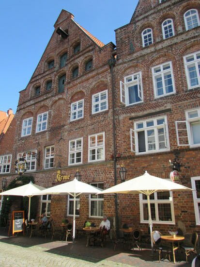 In den Gassen unzählige Restaurants