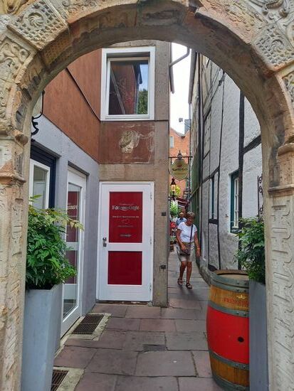 Und noch eine weitere schmale Gasse