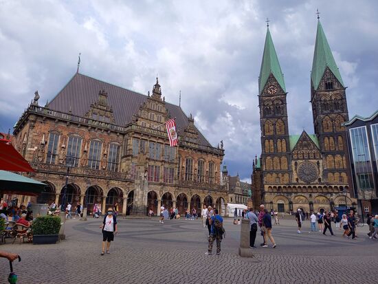 Blick auf den Dom und das Rathaus
