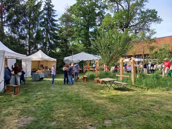 Verschiedene Aussteller an der Lübelner Mühle