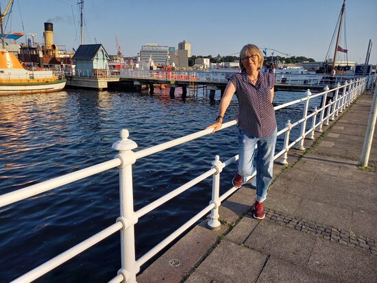 Die abendliche Stimmung lädt zu einem Spaziergang ein.