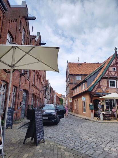 Der untere Teil von Lauenburg ist von historischen Gebäuden geprägt und sehr malerisch.