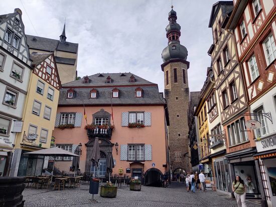 Der Marktplatz mit Blick auf das Martinstor.