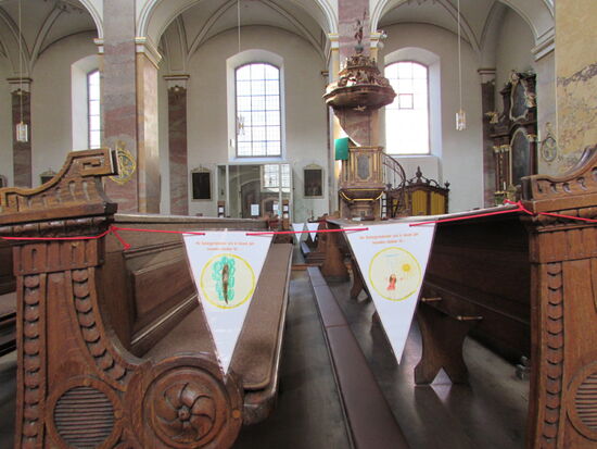 Kleine Fahnen der Kindergarten Kinder