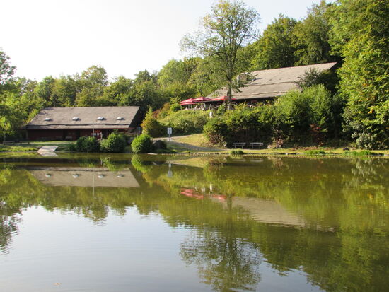 Am anderen See liegt die Guckaisee Stube. Dort kann man nicht nur übernachten sondern auch lecker essen.