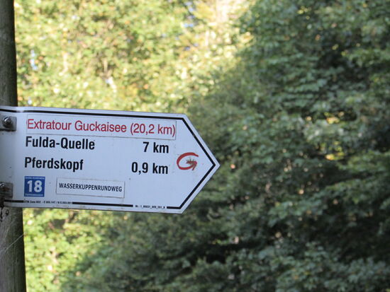 Unmittelbar am Guckaisee startet der Aufstieg zum Pferdskopf.