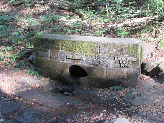 An einer Quelle vorbei