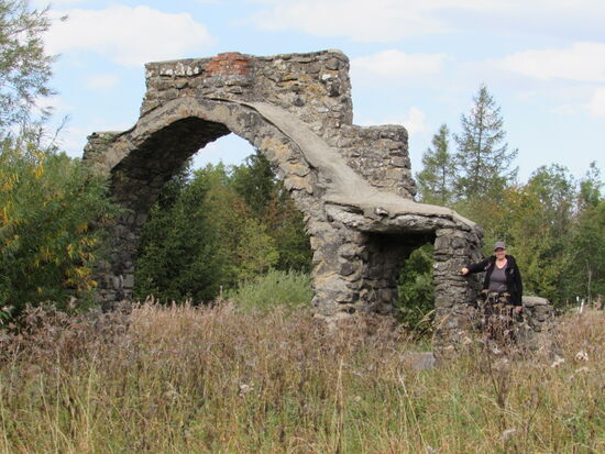 Ein Relikt aus vergangenen Zeiten. Das Eingangstor zum Reichsarbeitslager.