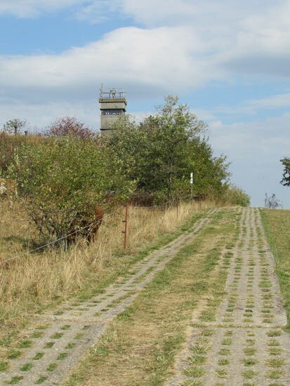 Diese Art der Betonwege waren Teil der ehemaligen Grenzanlage.