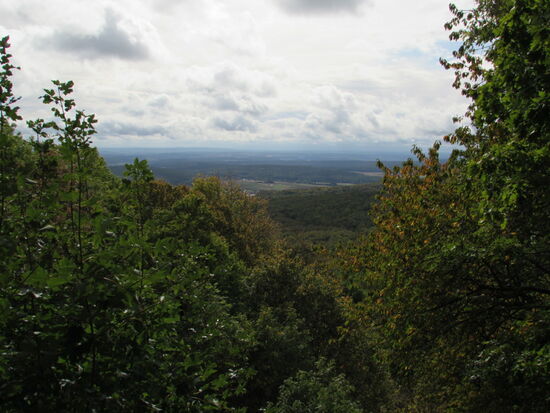 Zwischendurch haben wir eine schöne Aussicht, auch wenn es etwas diesig ist.