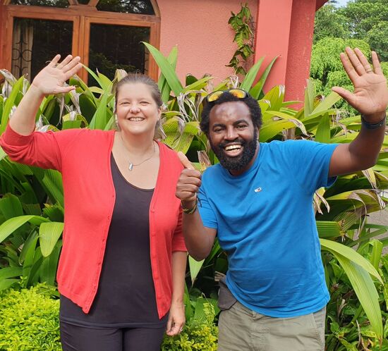 Anita und Psteen - Karibu in Tansania 