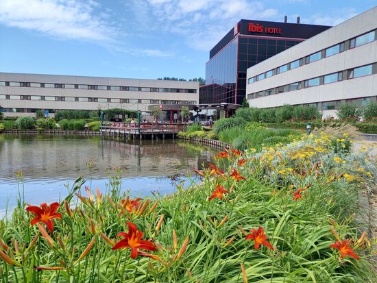 Das Ibis Hotel ist nur ca. 3,5km vom Airport entfernt.