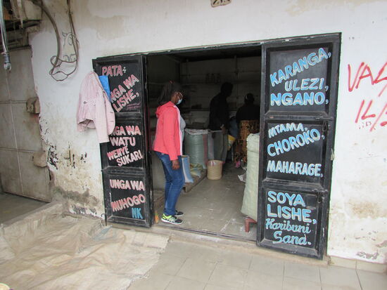 Der kleine Laden in dem Nancy stets die Zutaten für das Porridge besorgt.