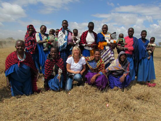 Alle freuen sich über ein gemeinsames Foto