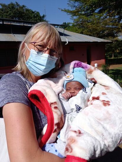 Ankunft im Waisenhaus