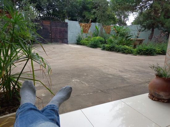 Schließlich bin ich im Innenhof des Hostel  - Füße hoch, einen Kaffee und den Tag Revue passieren lassen.