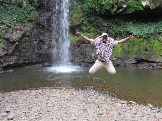 Dann überrascht uns unser Guide noch mit einem gewaltigen Sprung - wow