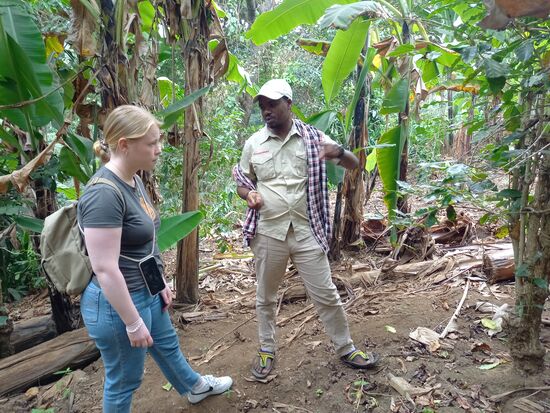 Der Guide erklärt uns alles rund um den Kaffee.