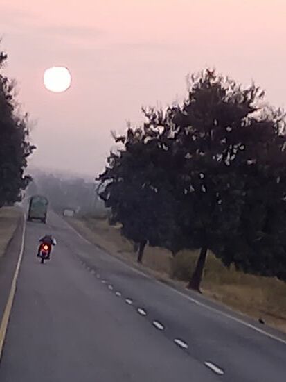 Über Moshi geht gerade die Sonne auf.