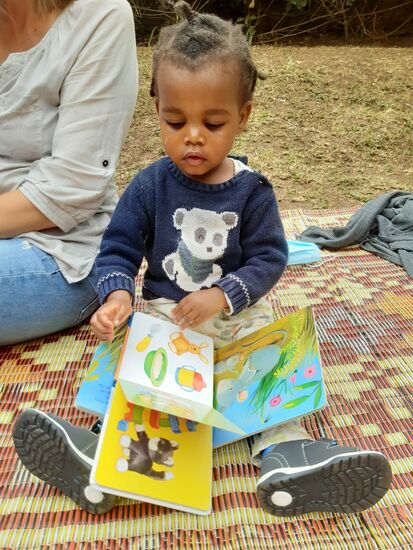 Kathrine ist ganz interessiert  