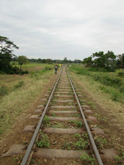 Dann folgen wir den Schienen