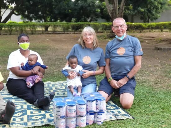 Baby Nahrung im Wert von 150€. Dass reicht für ca. 7 Tage.