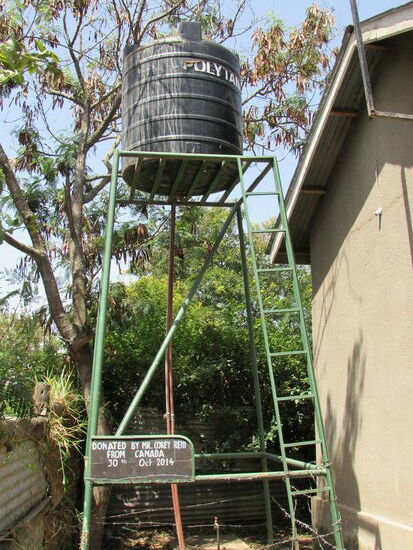 Der Wassertank wurde von Sponsoren aus Kanada gespendet.
