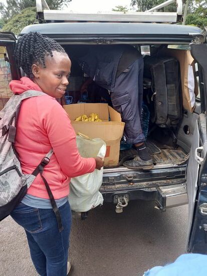 Auf dem Markt wird alles fix eingeladen.