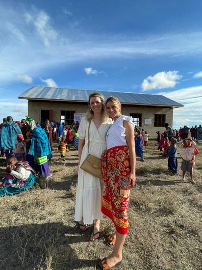 Cindy und Laura freuen sich dabei gewesen zu sein! Diese Freude ist auch voll und ganz auf meiner Seite. Danke für viele schöne Fotos!
