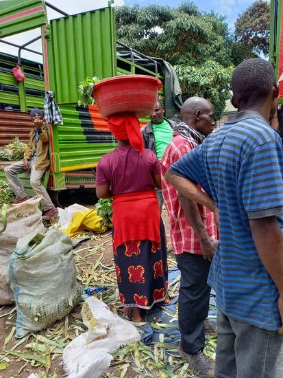 Auf dem Markt herrscht buntes Treiben.